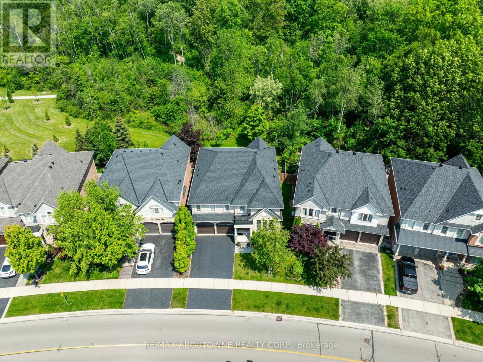 












317 NAUTICAL BOULEVARD

,
Oakville (BR Bronte),




Ontario
L6L0C1


