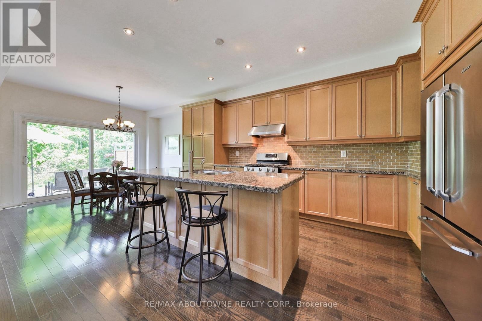 












317 NAUTICAL BOULEVARD

,
Oakville (BR Bronte),




Ontario
L6L0C1


