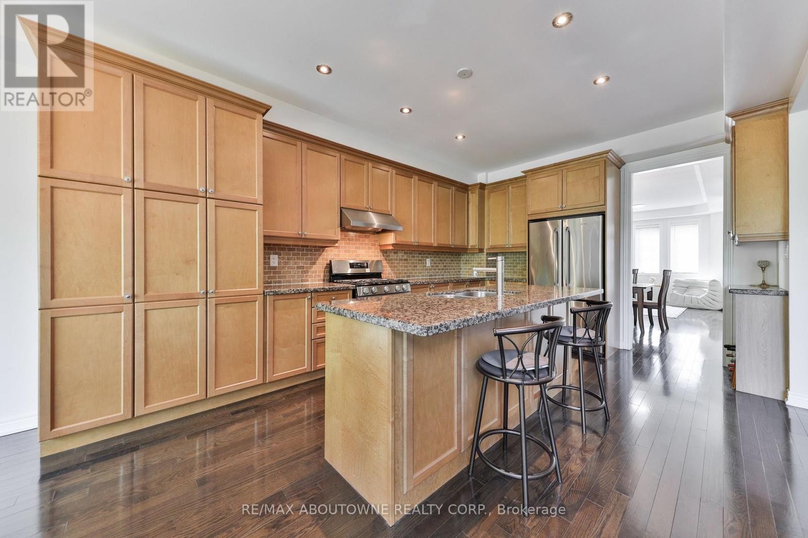 












317 NAUTICAL BOULEVARD

,
Oakville (BR Bronte),




Ontario
L6L0C1

