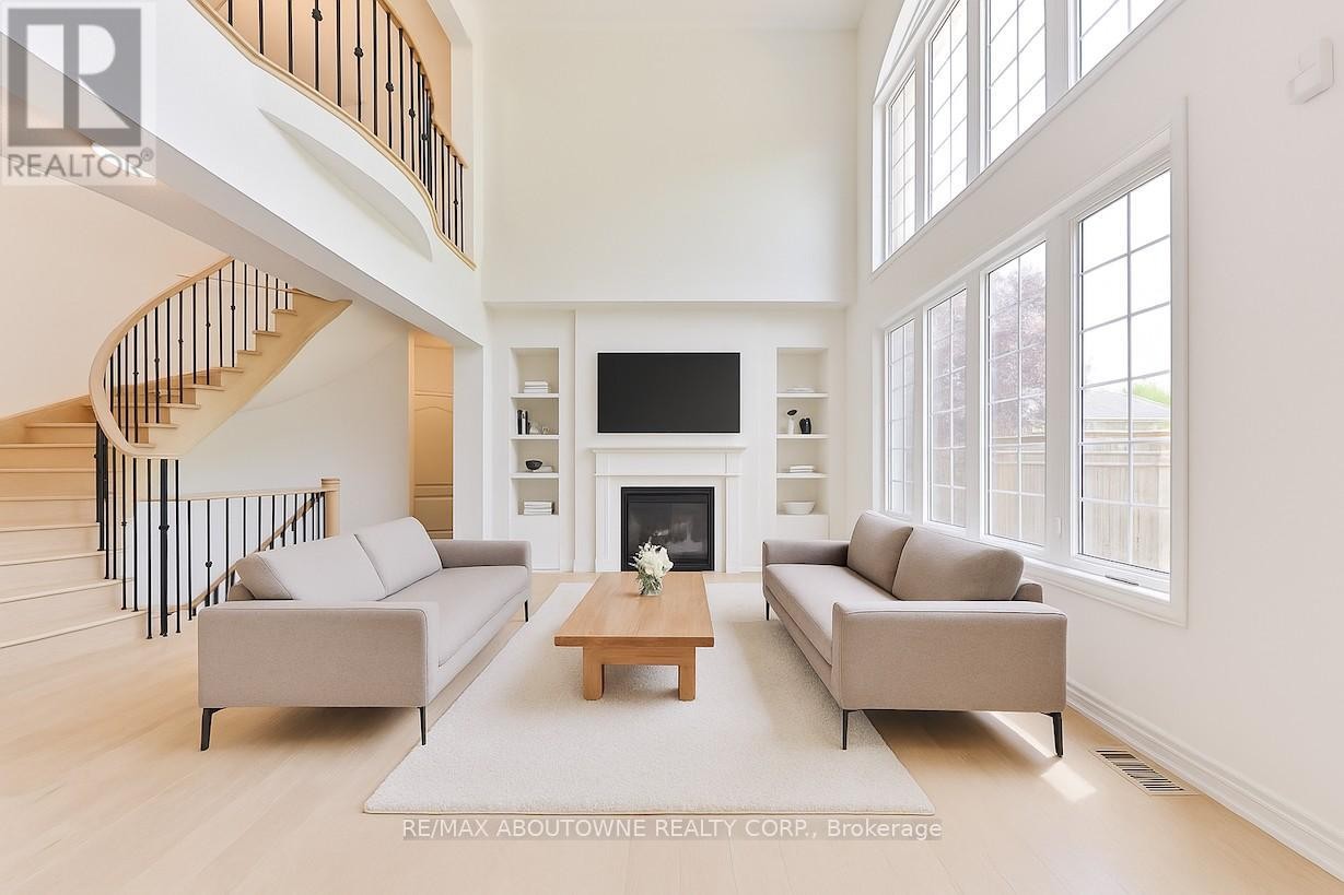 












317 NAUTICAL BOULEVARD

,
Oakville (BR Bronte),




Ontario
L6L0C1


