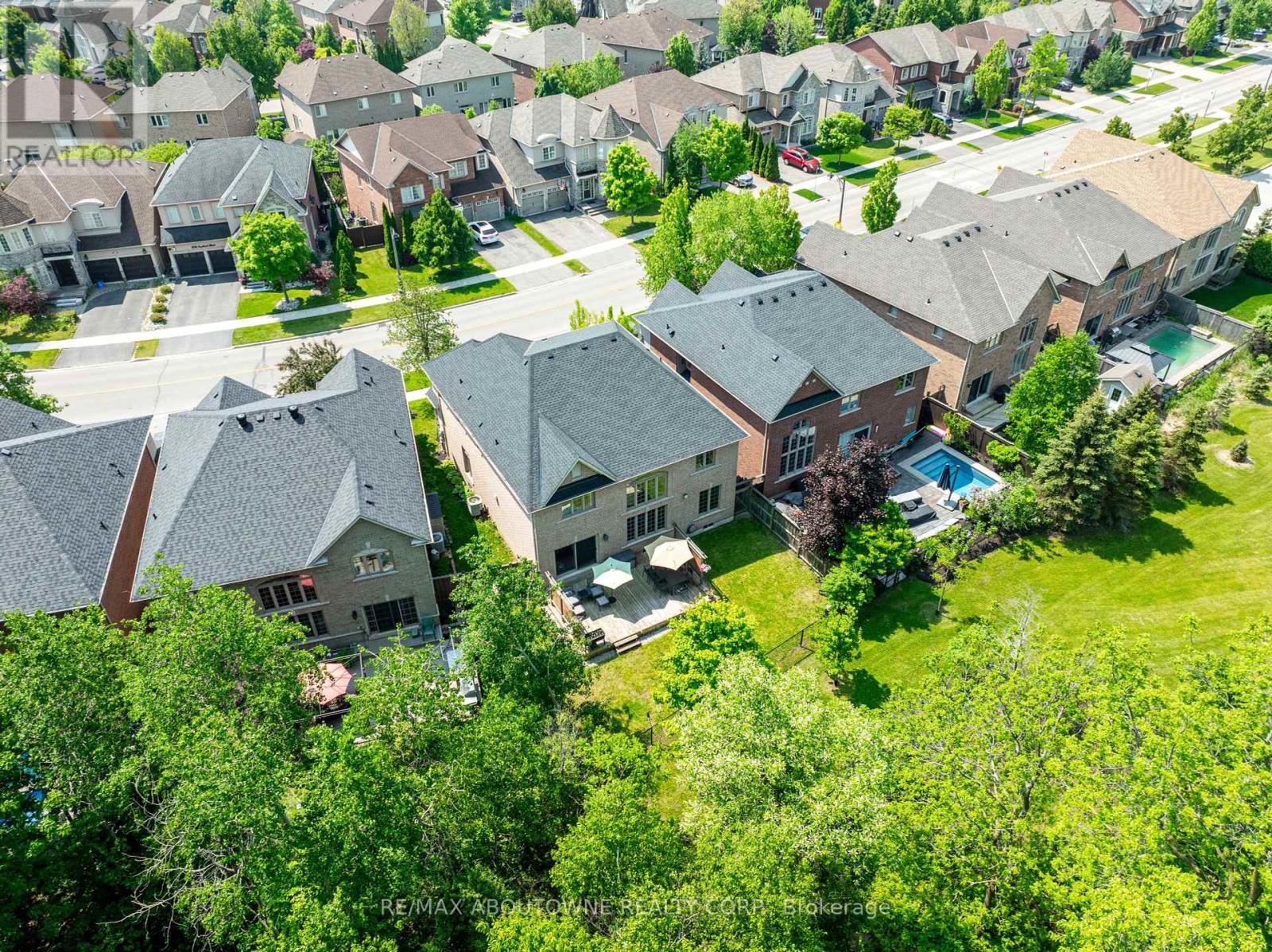 












317 NAUTICAL BOULEVARD

,
Oakville (BR Bronte),




Ontario
L6L0C1

