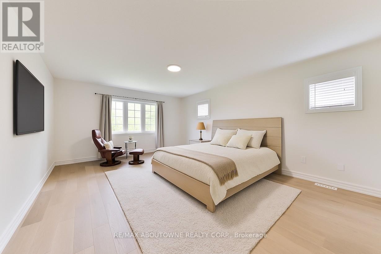 












317 NAUTICAL BOULEVARD

,
Oakville (BR Bronte),




Ontario
L6L0C1

