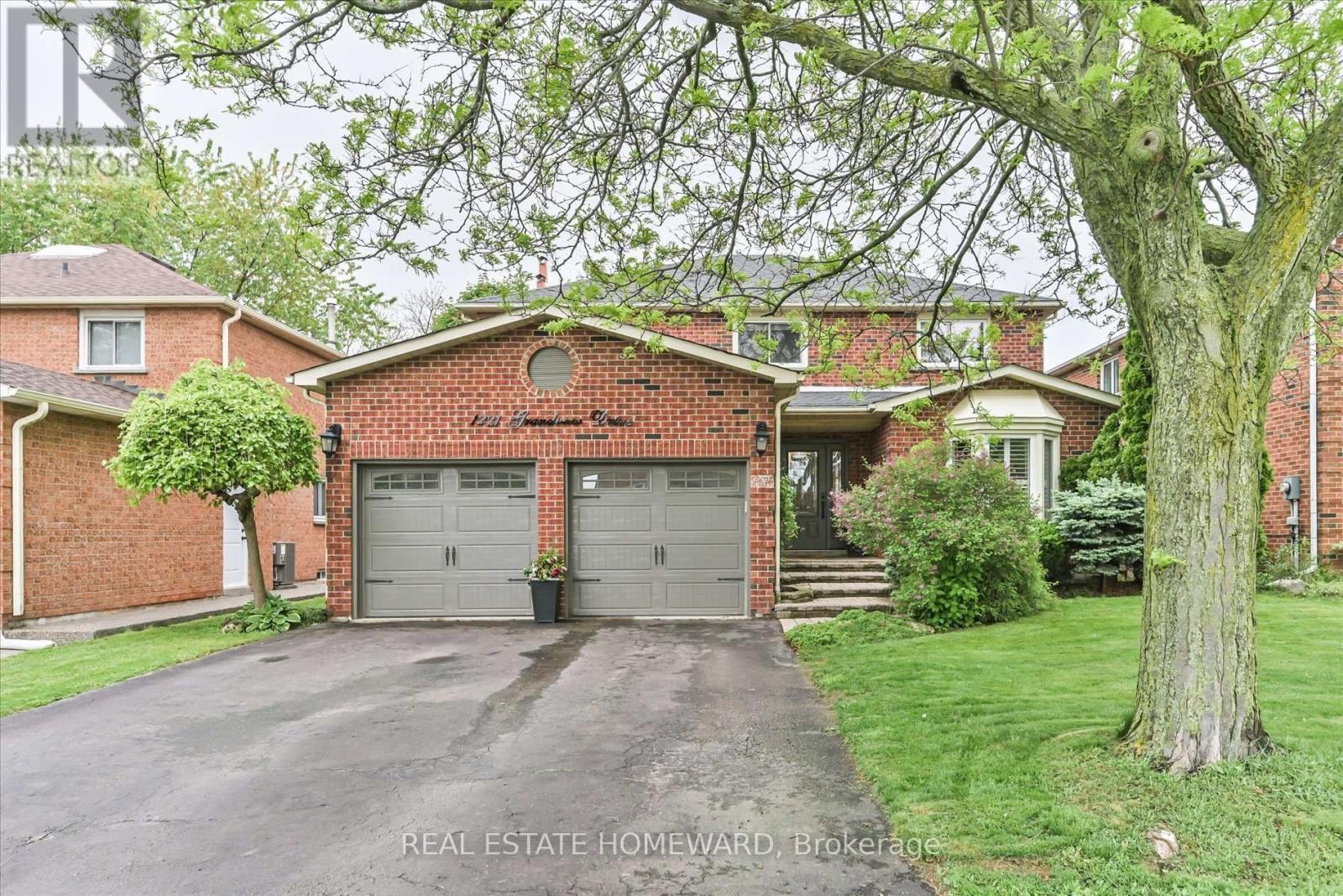 












1221 GRANDVIEW DRIVE

,
Oakville (WC Wedgewood Creek),




Ontario
L6H4Z2

