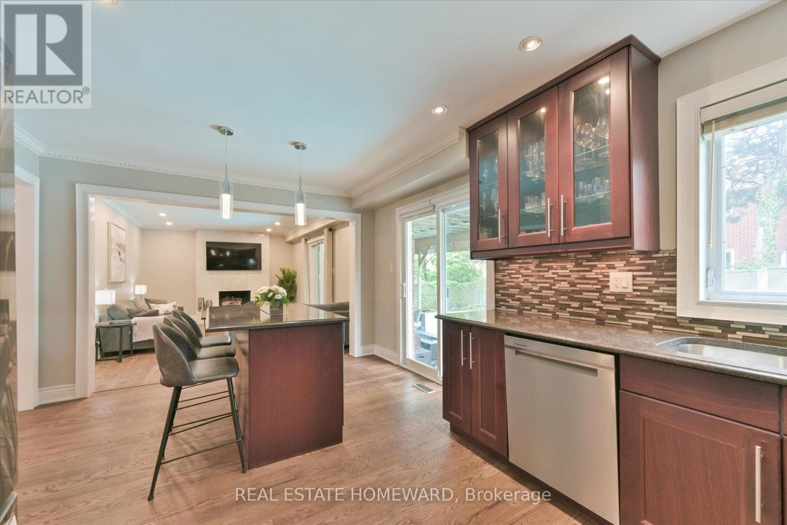 












1221 GRANDVIEW DRIVE

,
Oakville (WC Wedgewood Creek),




Ontario
L6H4Z2

