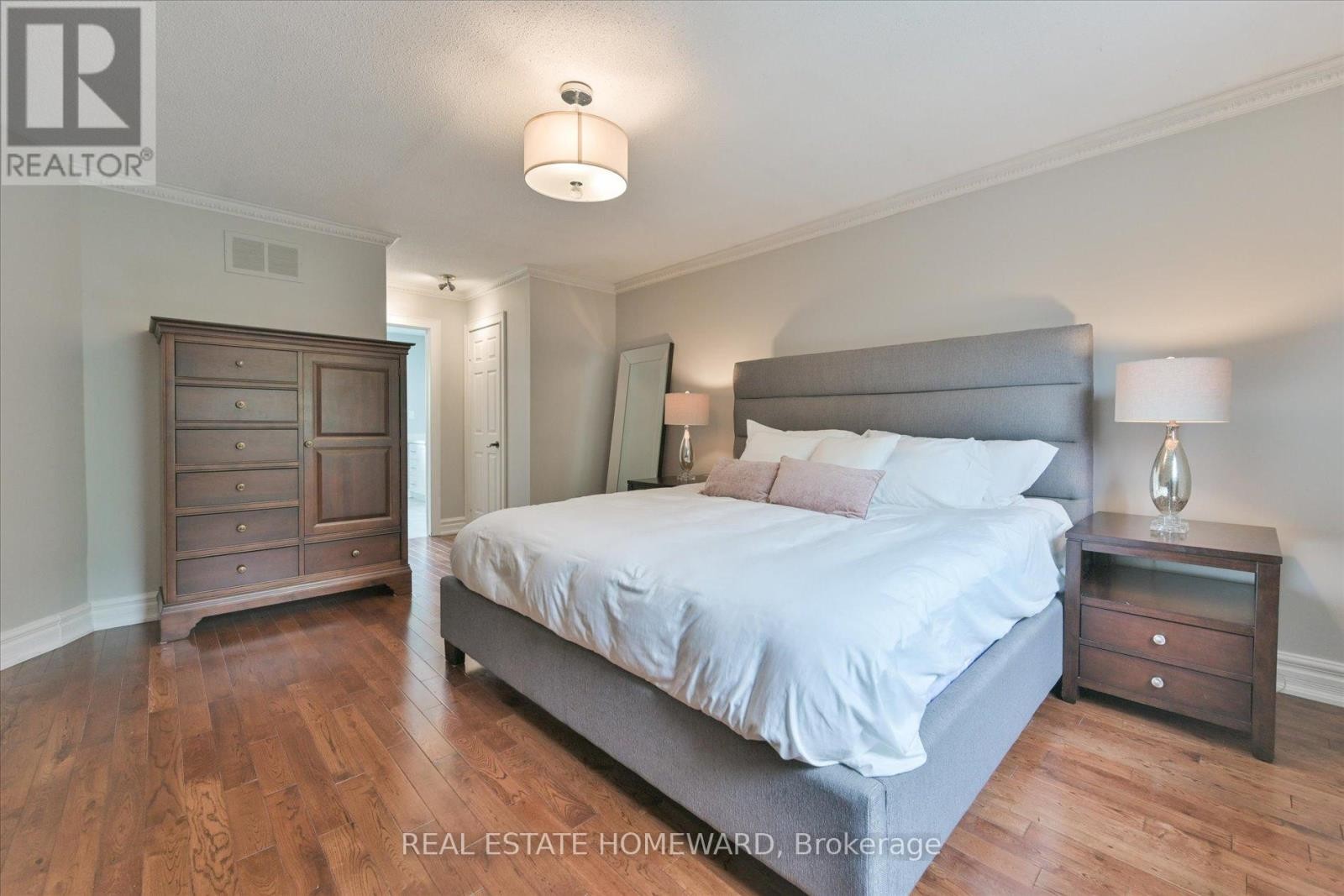 












1221 GRANDVIEW DRIVE

,
Oakville (WC Wedgewood Creek),




Ontario
L6H4Z2

