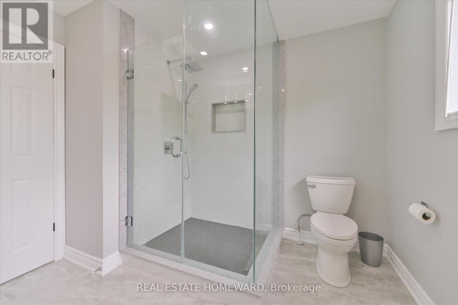












1221 GRANDVIEW DRIVE

,
Oakville (WC Wedgewood Creek),




Ontario
L6H4Z2

