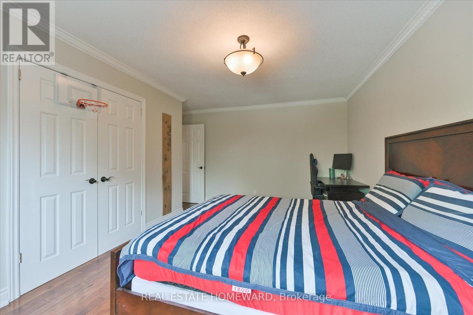 












1221 GRANDVIEW DRIVE

,
Oakville (WC Wedgewood Creek),




Ontario
L6H4Z2

