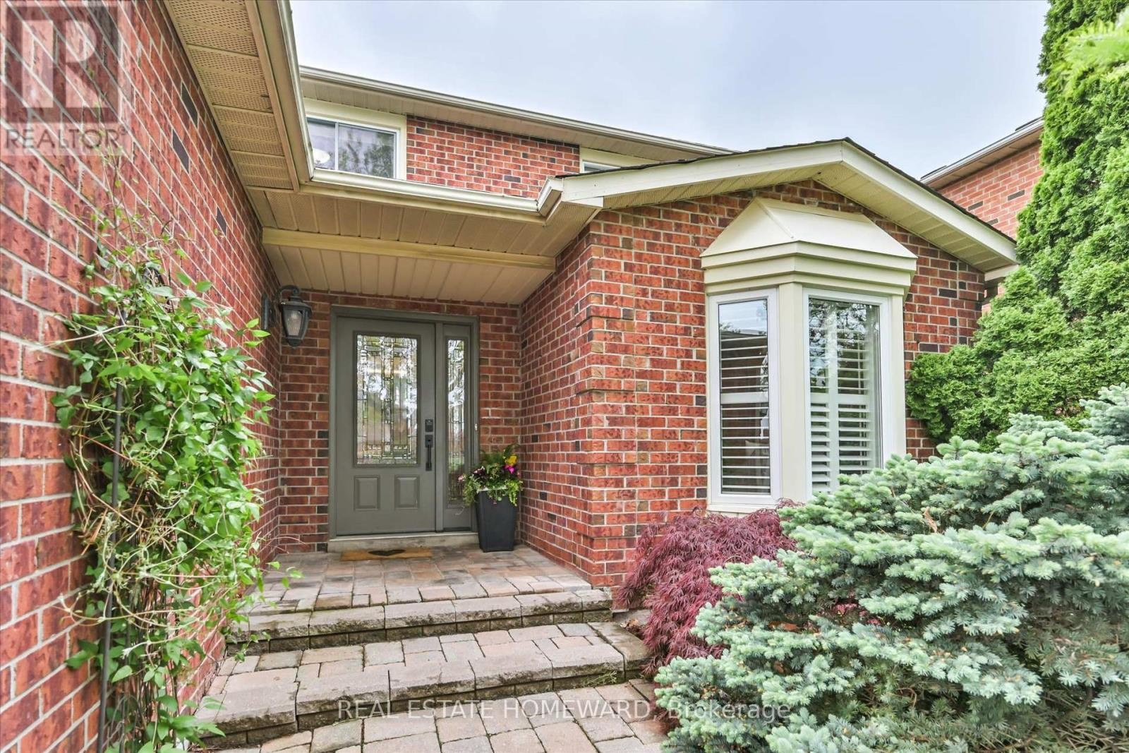 












1221 GRANDVIEW DRIVE

,
Oakville (WC Wedgewood Creek),




Ontario
L6H4Z2

