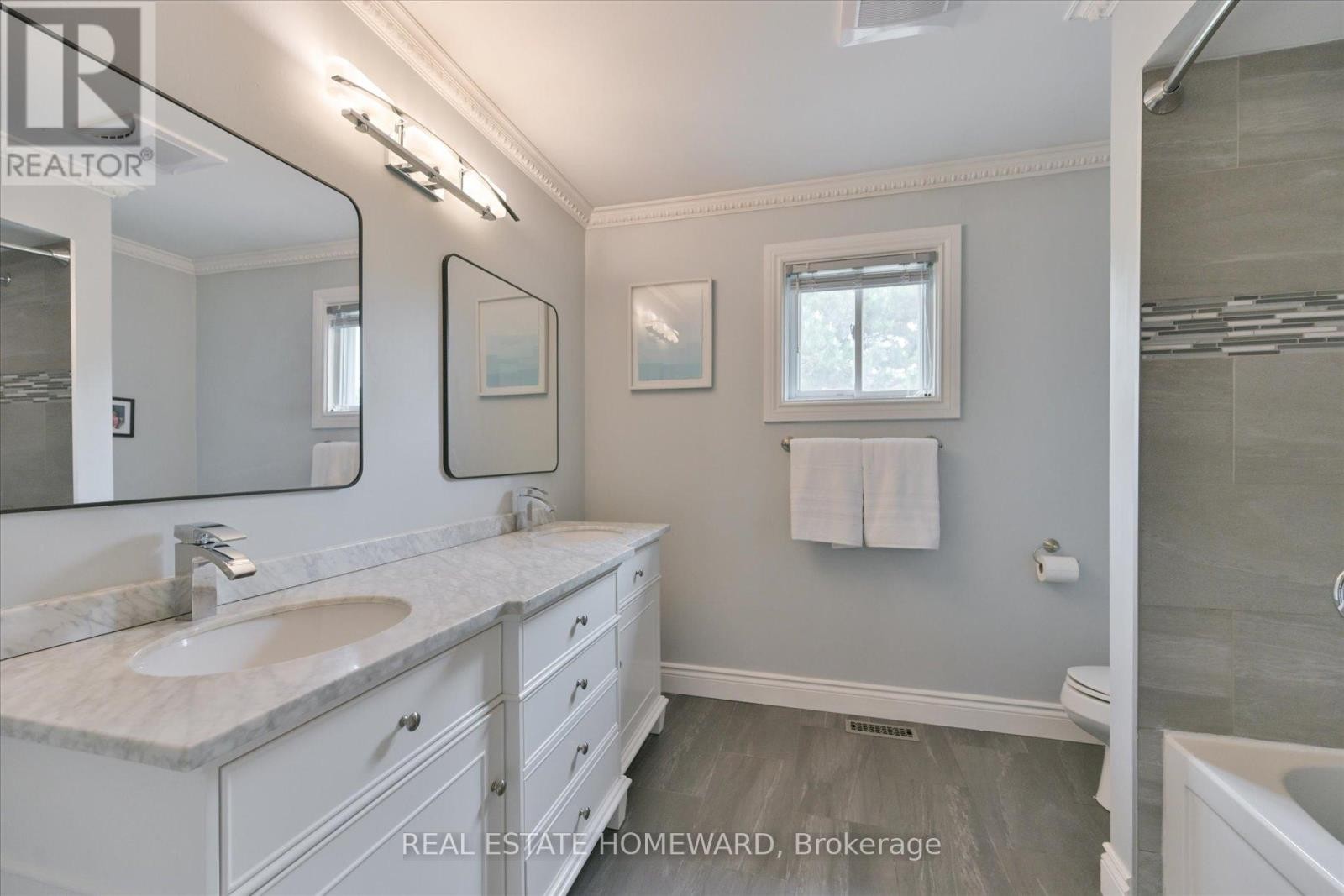 












1221 GRANDVIEW DRIVE

,
Oakville (WC Wedgewood Creek),




Ontario
L6H4Z2


