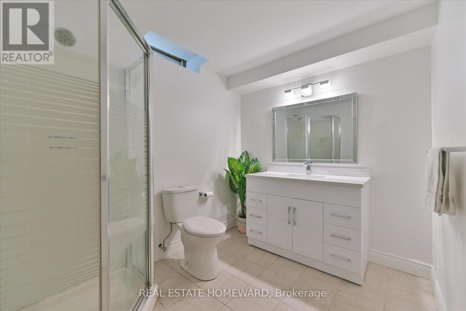












1221 GRANDVIEW DRIVE

,
Oakville (WC Wedgewood Creek),




Ontario
L6H4Z2

