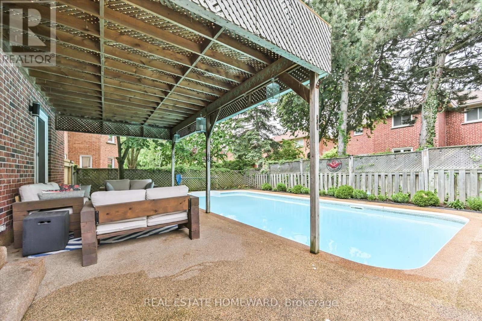 












1221 GRANDVIEW DRIVE

,
Oakville (WC Wedgewood Creek),




Ontario
L6H4Z2

