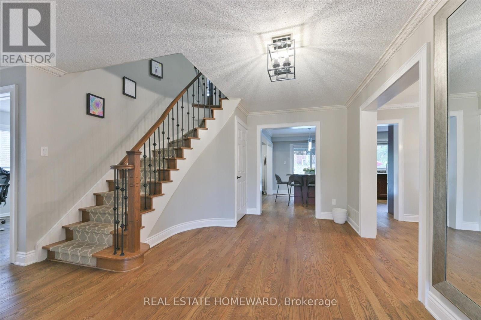 












1221 GRANDVIEW DRIVE

,
Oakville (WC Wedgewood Creek),




Ontario
L6H4Z2

