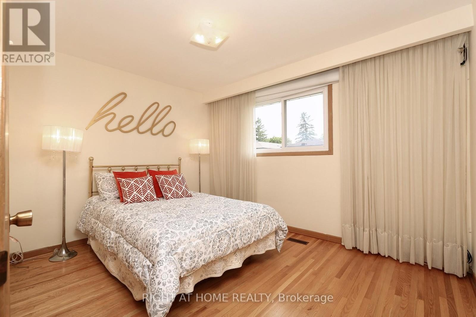 












7264 SHALLFORD ROAD

,
Mississauga (Malton),




Ontario
L4T2P7

