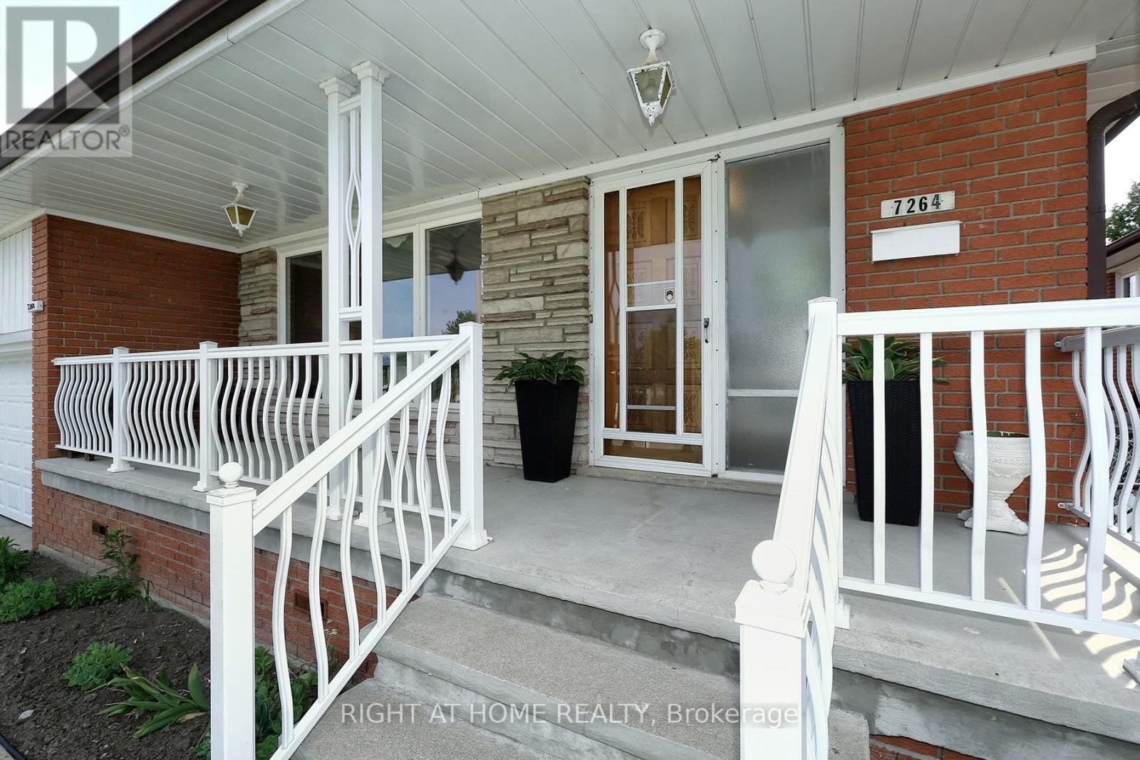 












7264 SHALLFORD ROAD

,
Mississauga (Malton),




Ontario
L4T2P7

