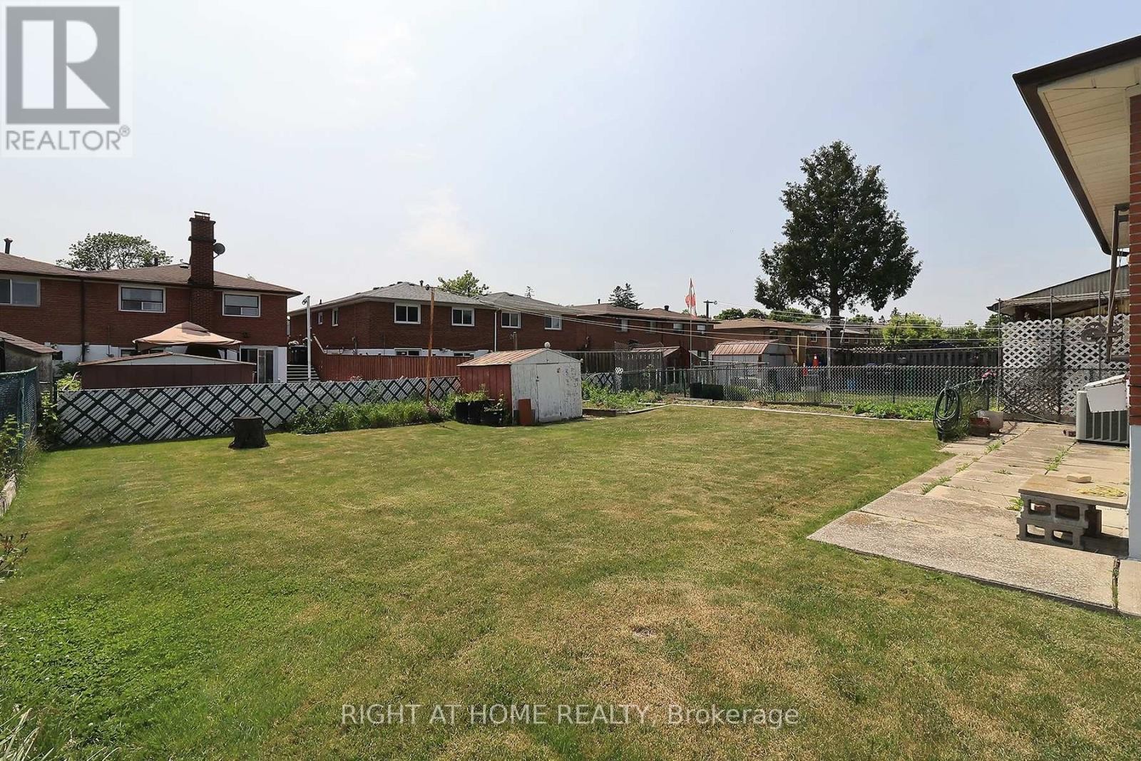 












7264 SHALLFORD ROAD

,
Mississauga (Malton),




Ontario
L4T2P7

