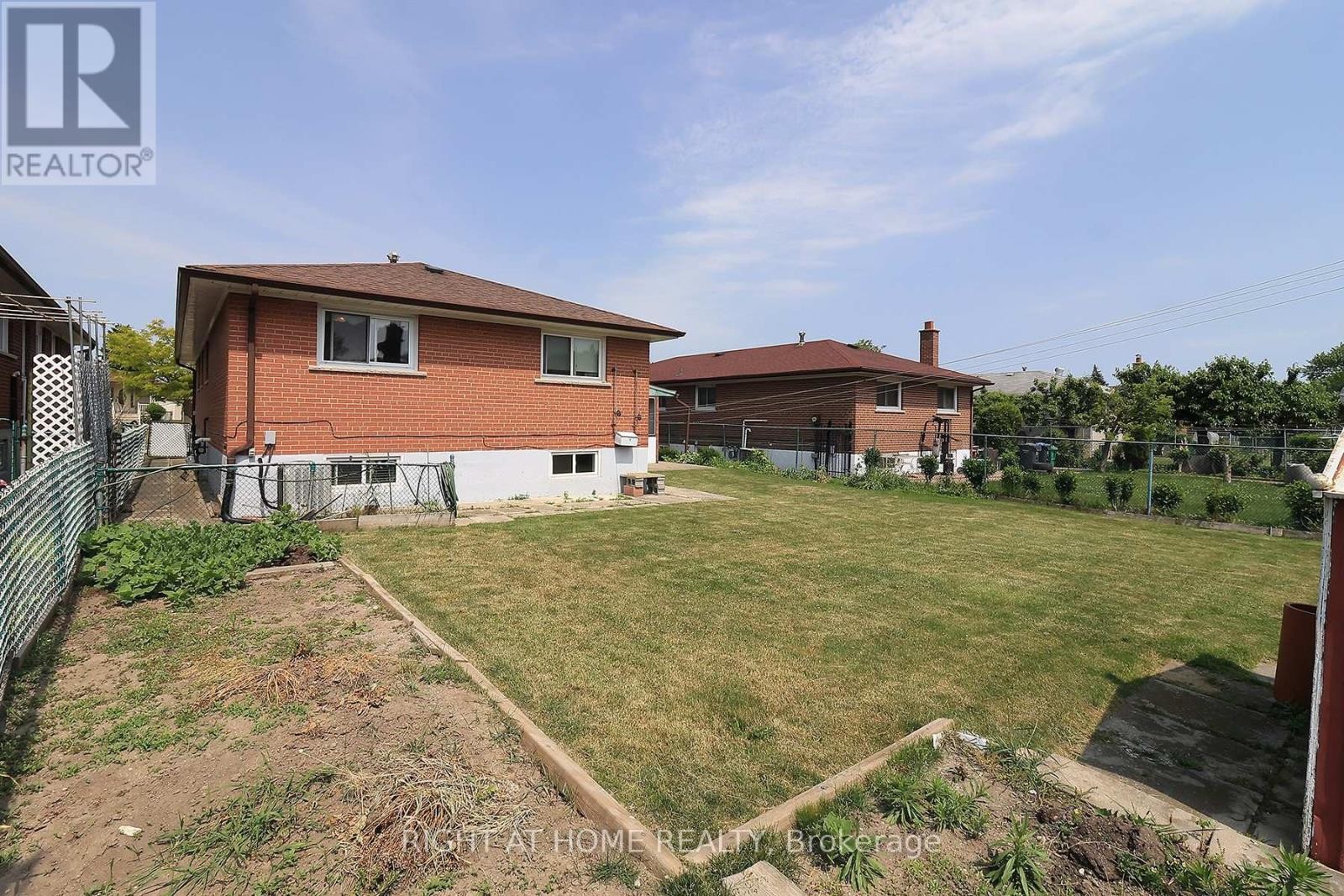 












7264 SHALLFORD ROAD

,
Mississauga (Malton),




Ontario
L4T2P7

