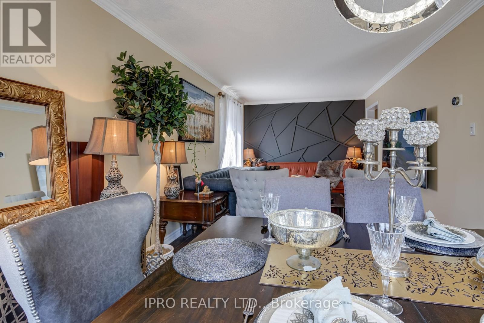 












3363 COLUMBINE CRESCENT

,
Mississauga (Lisgar),




Ontario
L5N6A8

