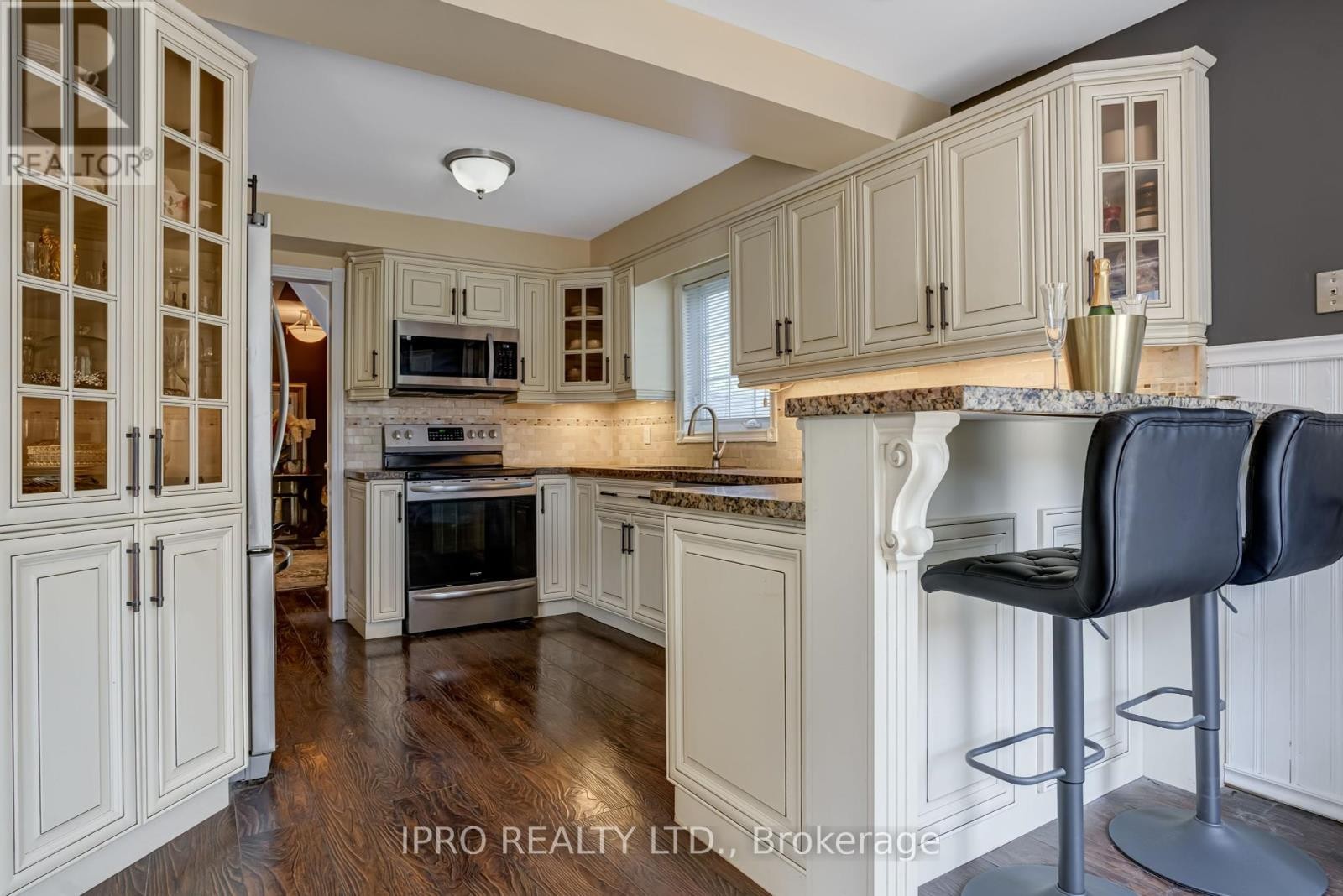 












3363 COLUMBINE CRESCENT

,
Mississauga (Lisgar),




Ontario
L5N6A8

