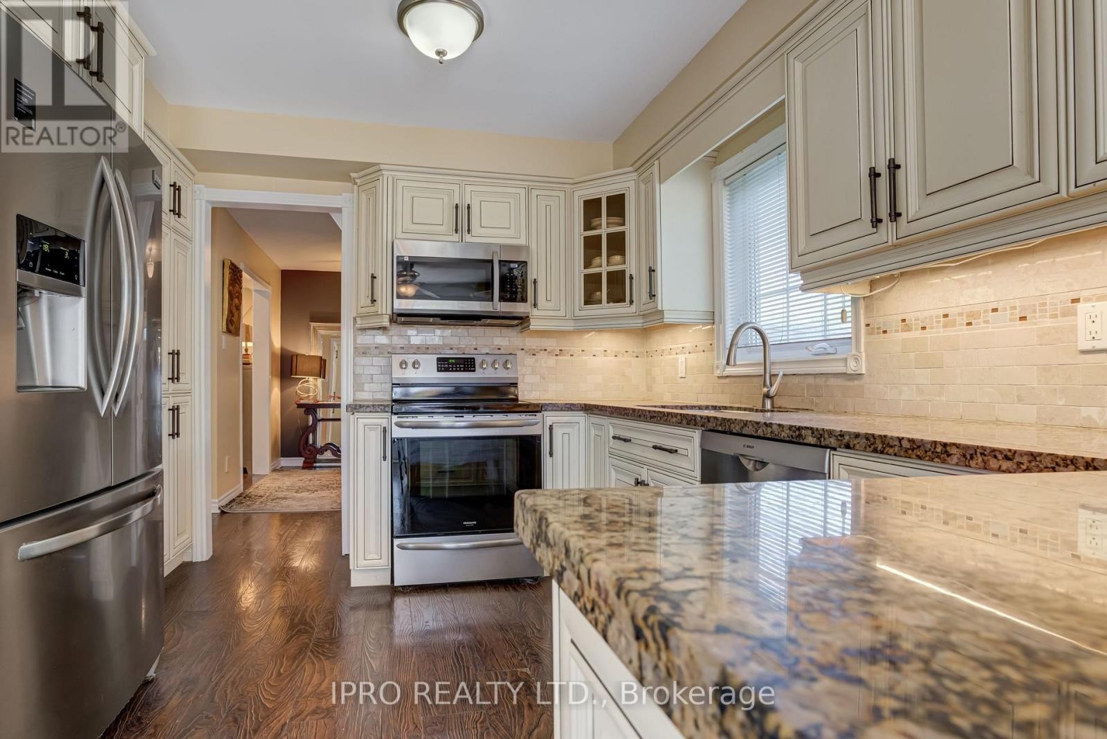 












3363 COLUMBINE CRESCENT

,
Mississauga (Lisgar),




Ontario
L5N6A8

