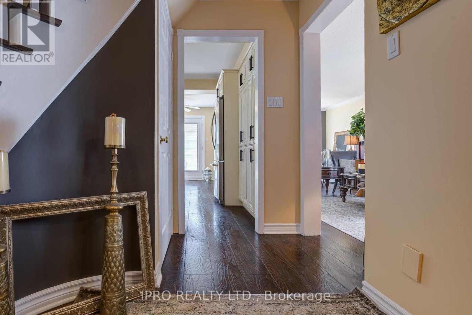 












3363 COLUMBINE CRESCENT

,
Mississauga (Lisgar),




Ontario
L5N6A8

