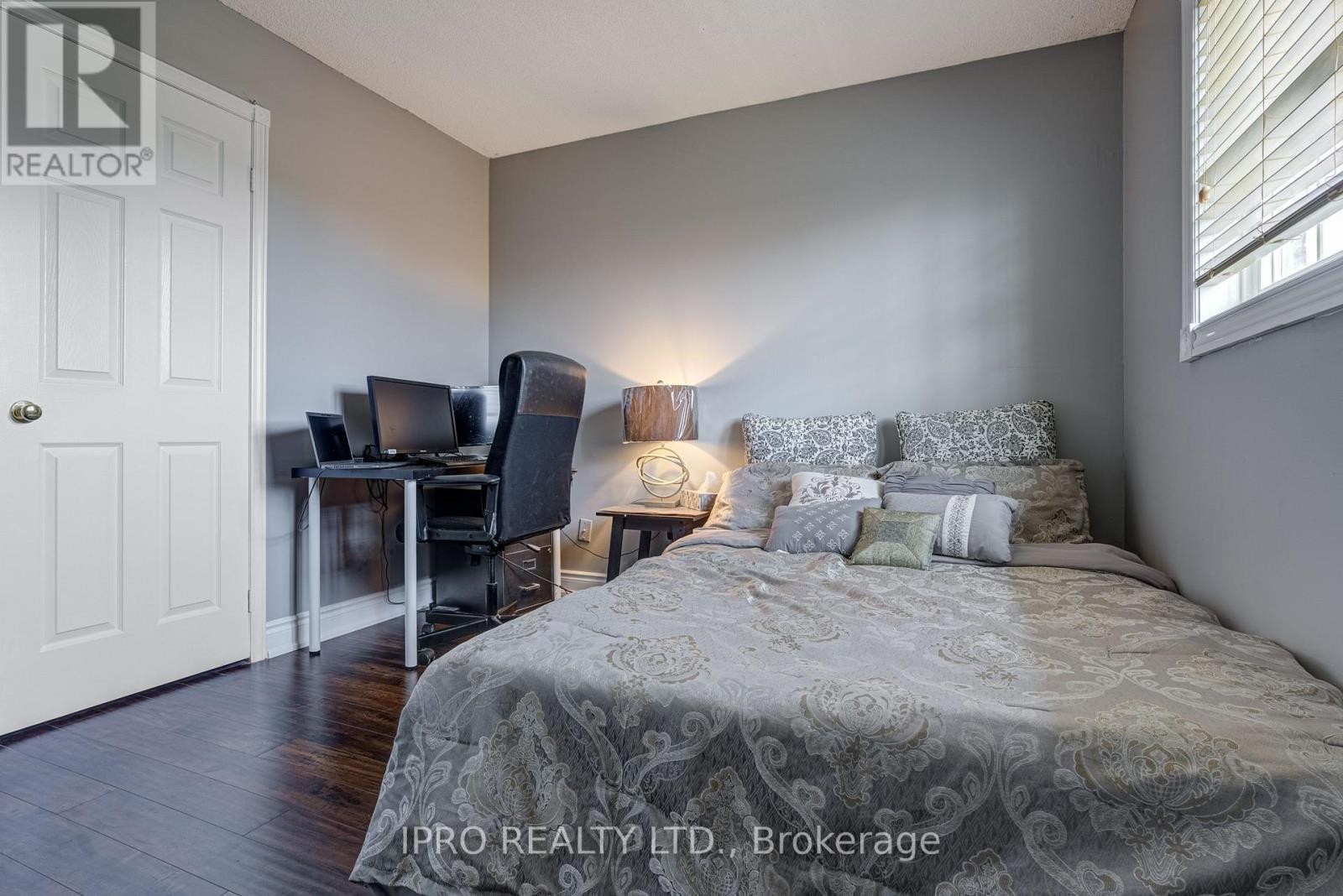 












3363 COLUMBINE CRESCENT

,
Mississauga (Lisgar),




Ontario
L5N6A8

