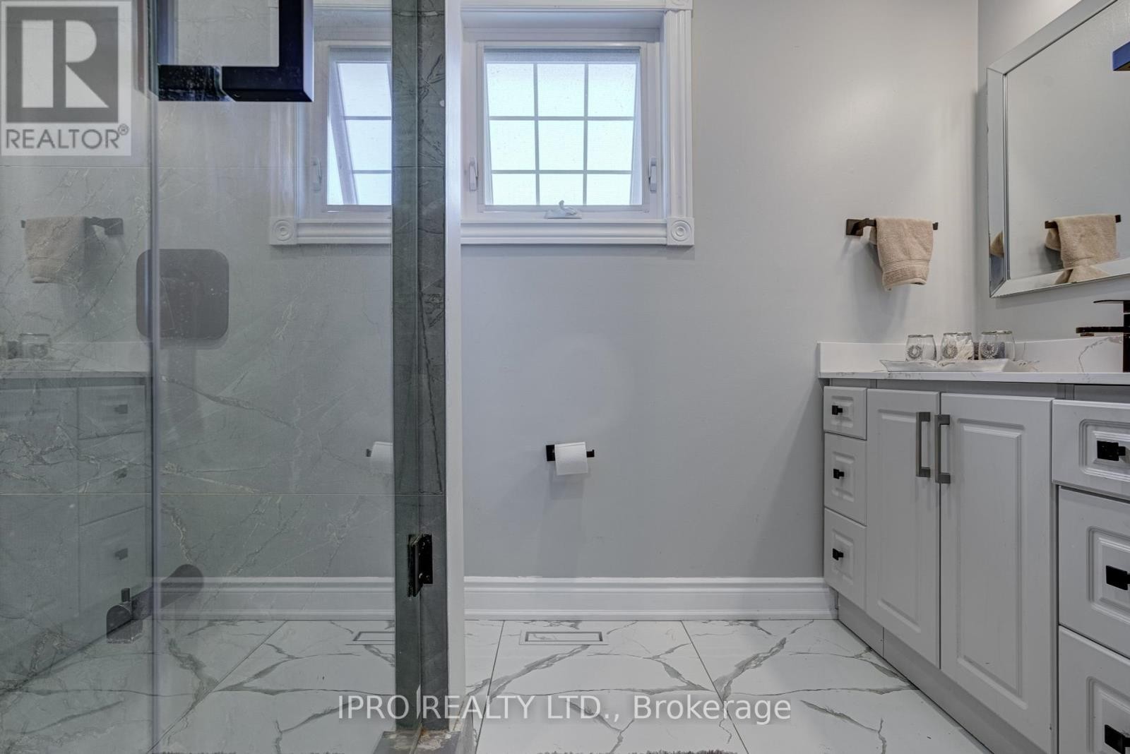 












3363 COLUMBINE CRESCENT

,
Mississauga (Lisgar),




Ontario
L5N6A8

