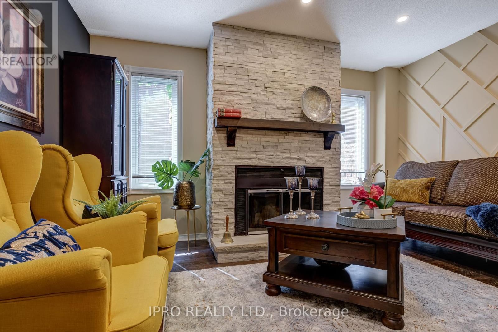 












3363 COLUMBINE CRESCENT

,
Mississauga (Lisgar),




Ontario
L5N6A8

