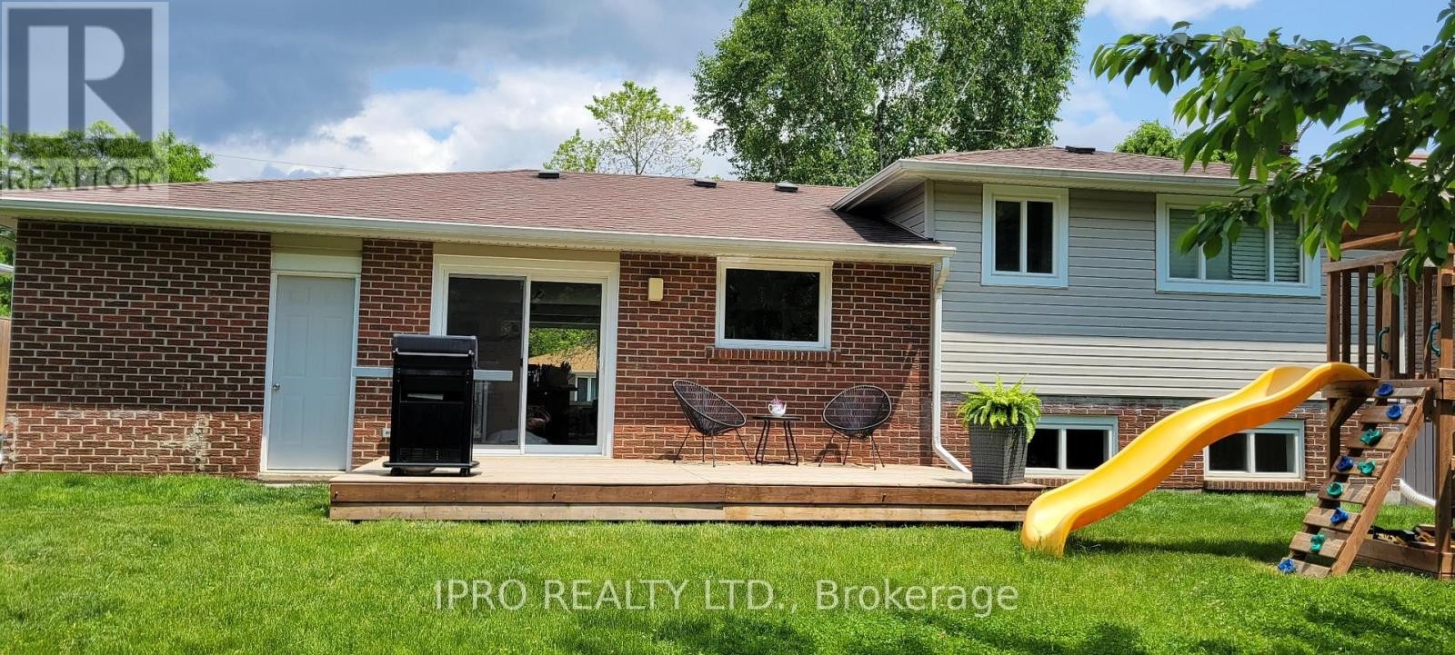 












44 METCALFE COURT

,
Halton Hills (Georgetown),




Ontario
L7G4N9

