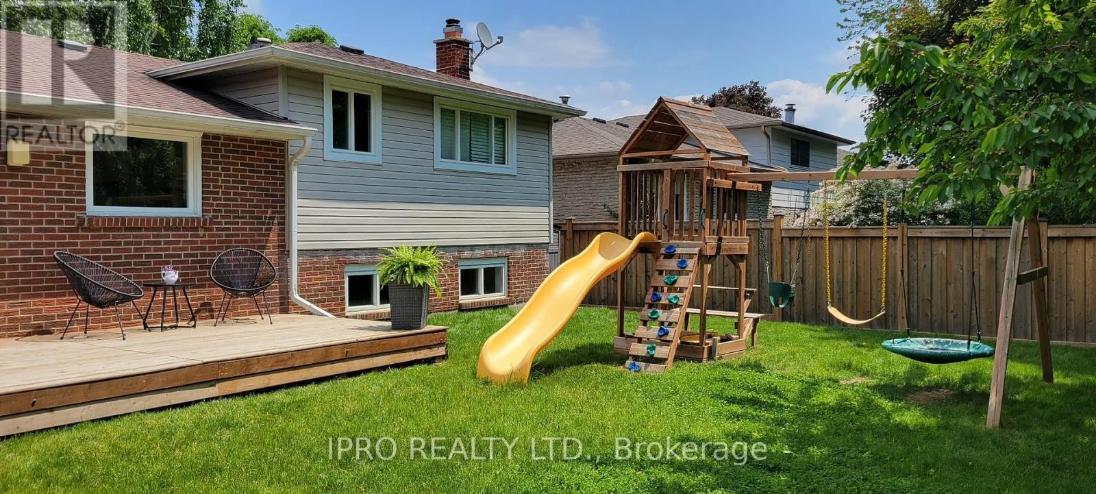 












44 METCALFE COURT

,
Halton Hills (Georgetown),




Ontario
L7G4N9


