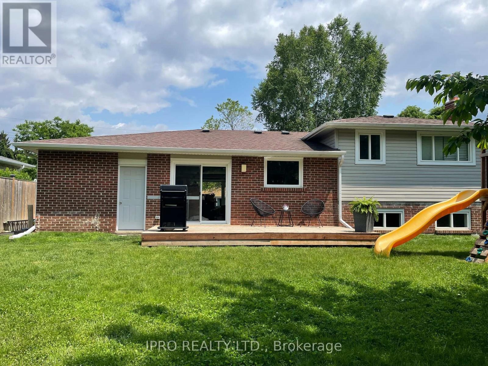 












44 METCALFE COURT

,
Halton Hills (Georgetown),




Ontario
L7G4N9

