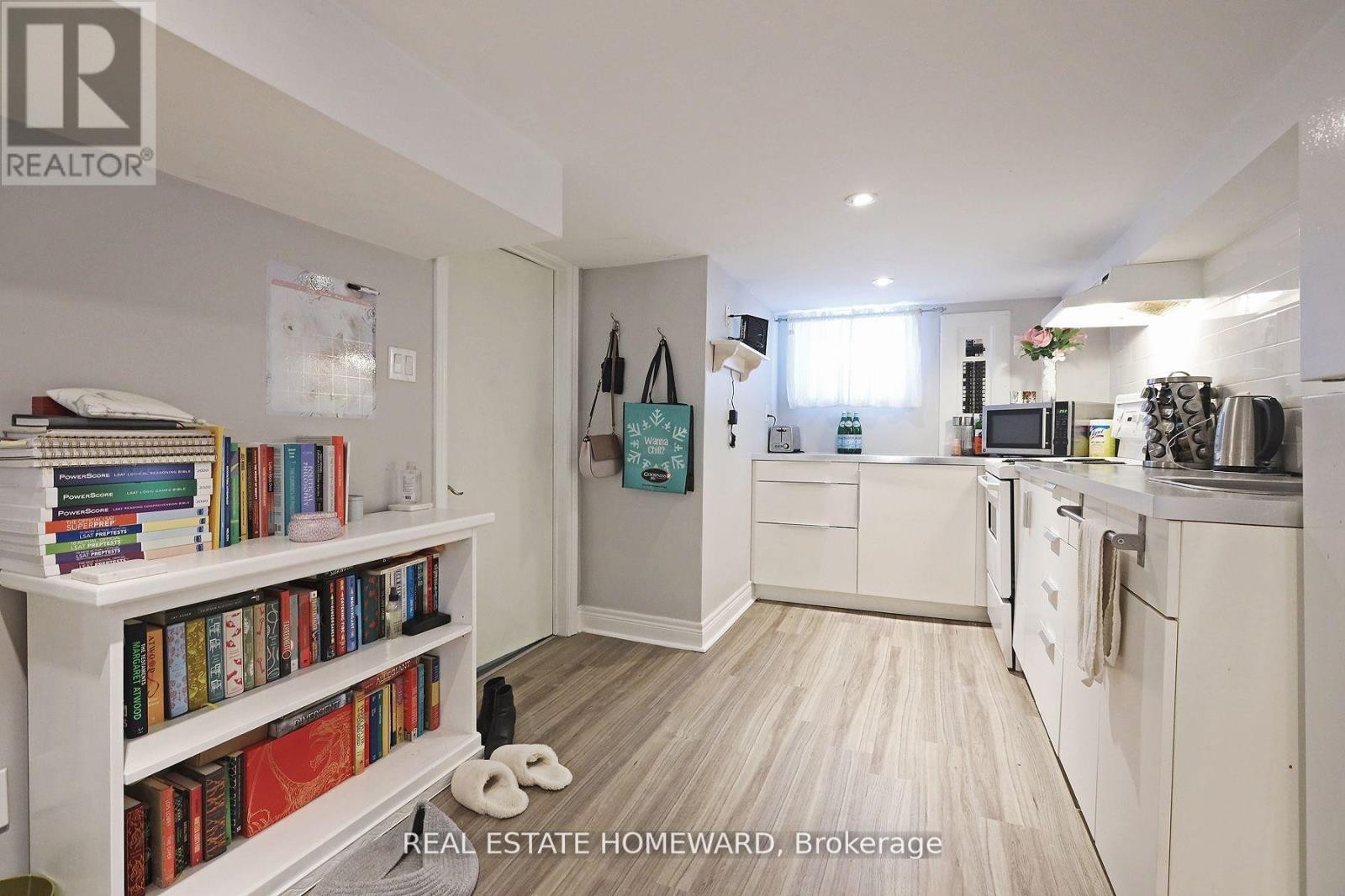 












156 ROYAL YORK ROAD

,
Toronto (Mimico),




Ontario
M8V2V3

