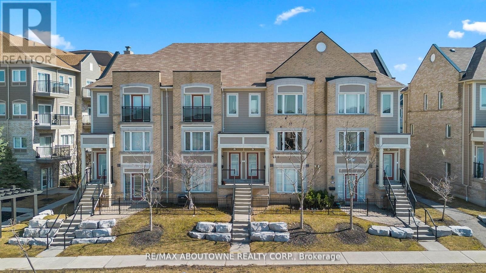 












4 - 3010 ERIN CENTRE BOULEVARD

,
Mississauga (Churchill Meadows),




Ontario
L5M0P5

