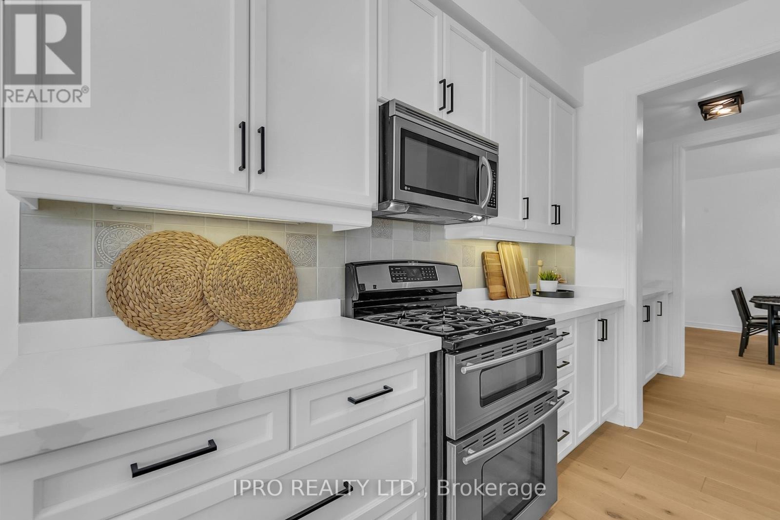 












18 - 2295 ROCHESTER CIRCLE

,
Oakville (BC Bronte Creek),




Ontario
L6M5C9

