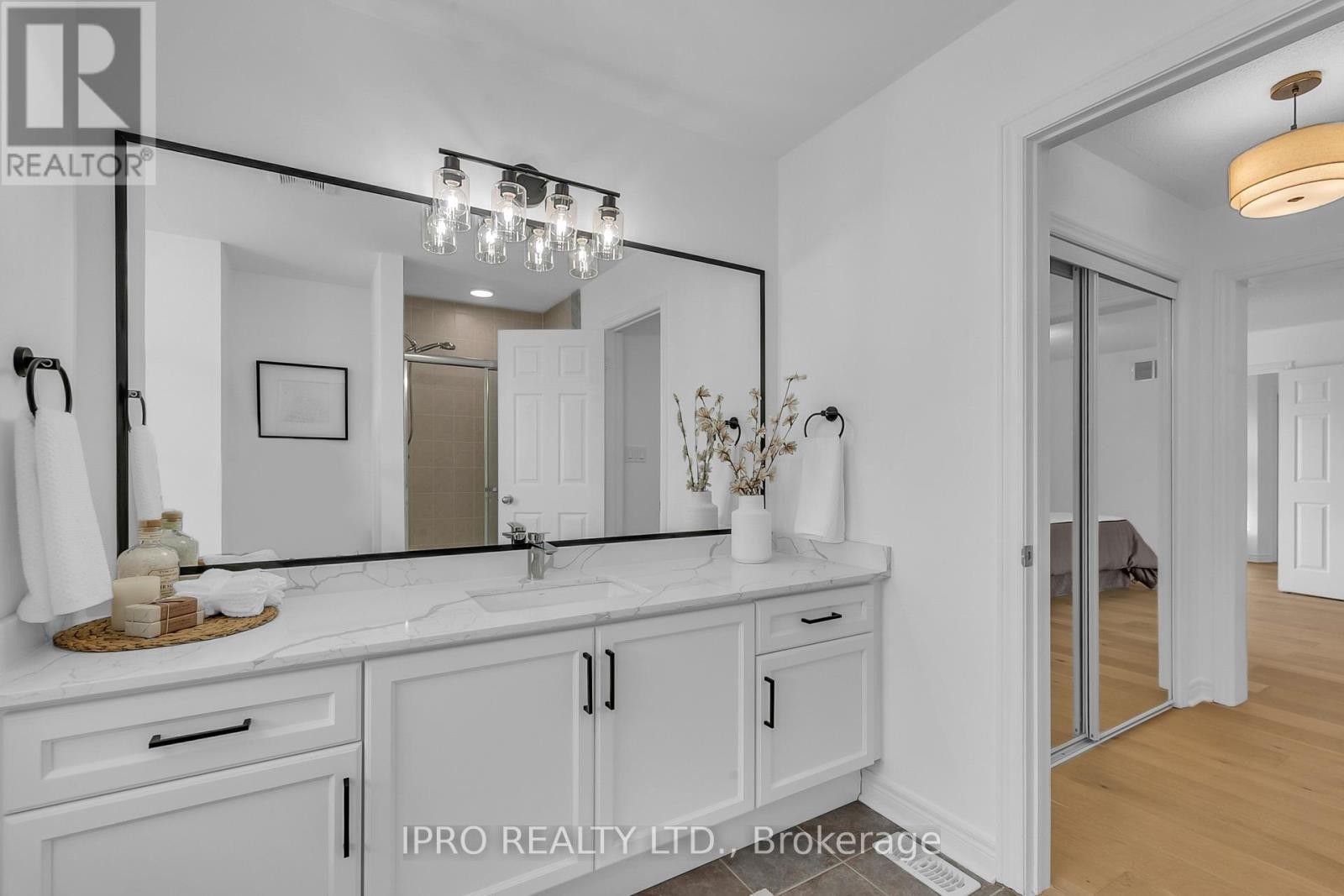












18 - 2295 ROCHESTER CIRCLE

,
Oakville (BC Bronte Creek),




Ontario
L6M5C9

