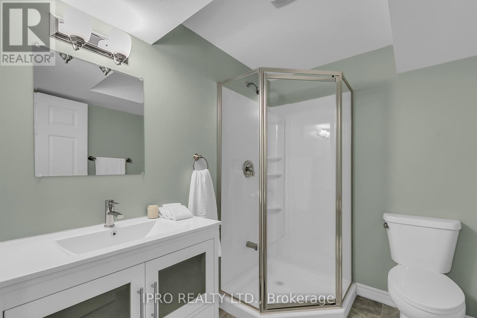 












18 - 2295 ROCHESTER CIRCLE

,
Oakville (BC Bronte Creek),




Ontario
L6M5C9

