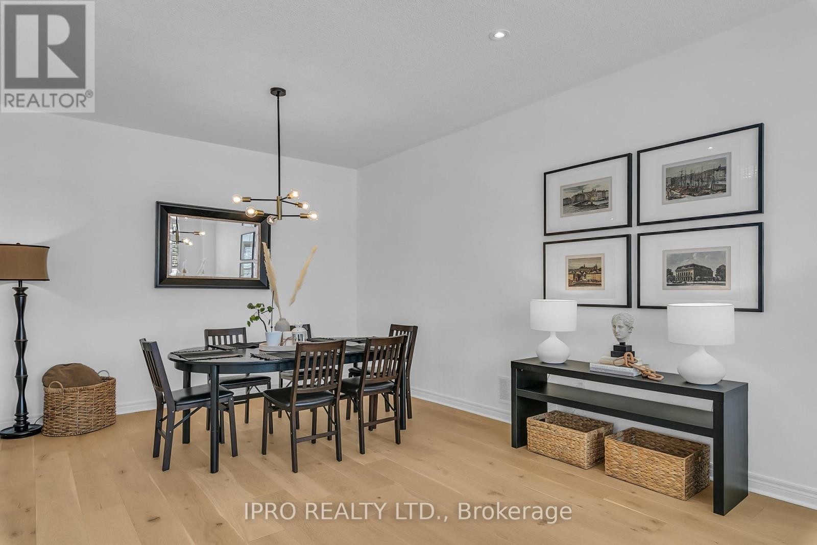 












18 - 2295 ROCHESTER CIRCLE

,
Oakville (BC Bronte Creek),




Ontario
L6M5C9

