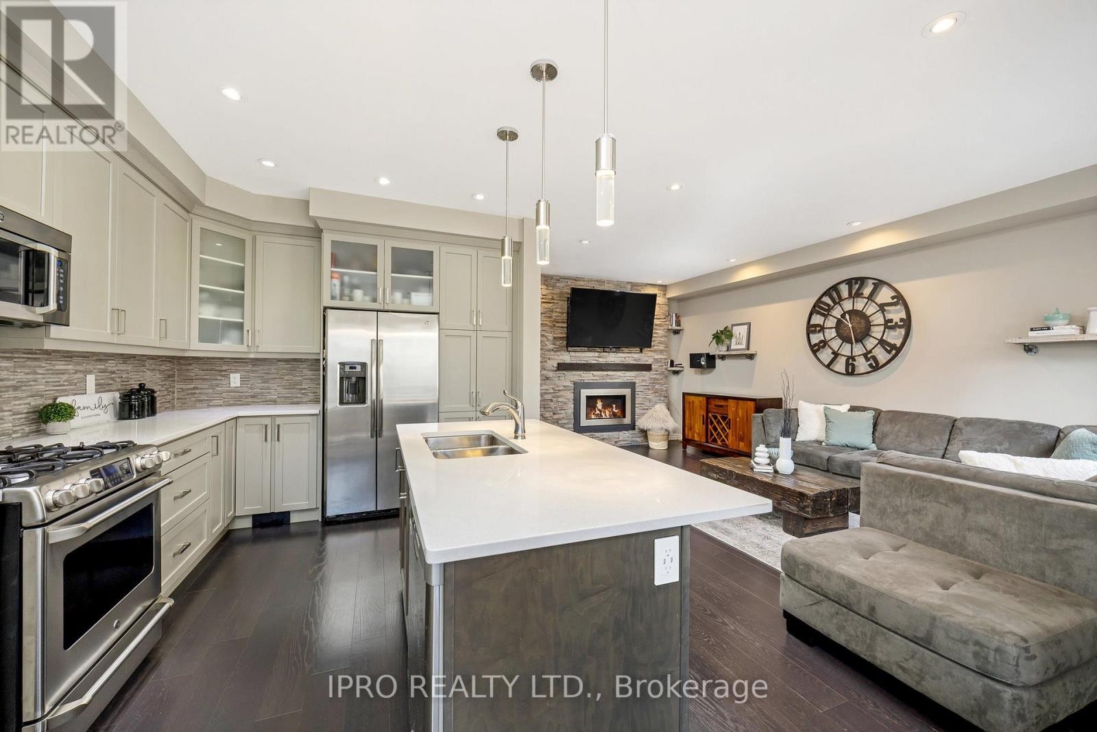 












25 UPPER CANADA COURT

,
Halton Hills (Georgetown),




Ontario
L7G0K9

