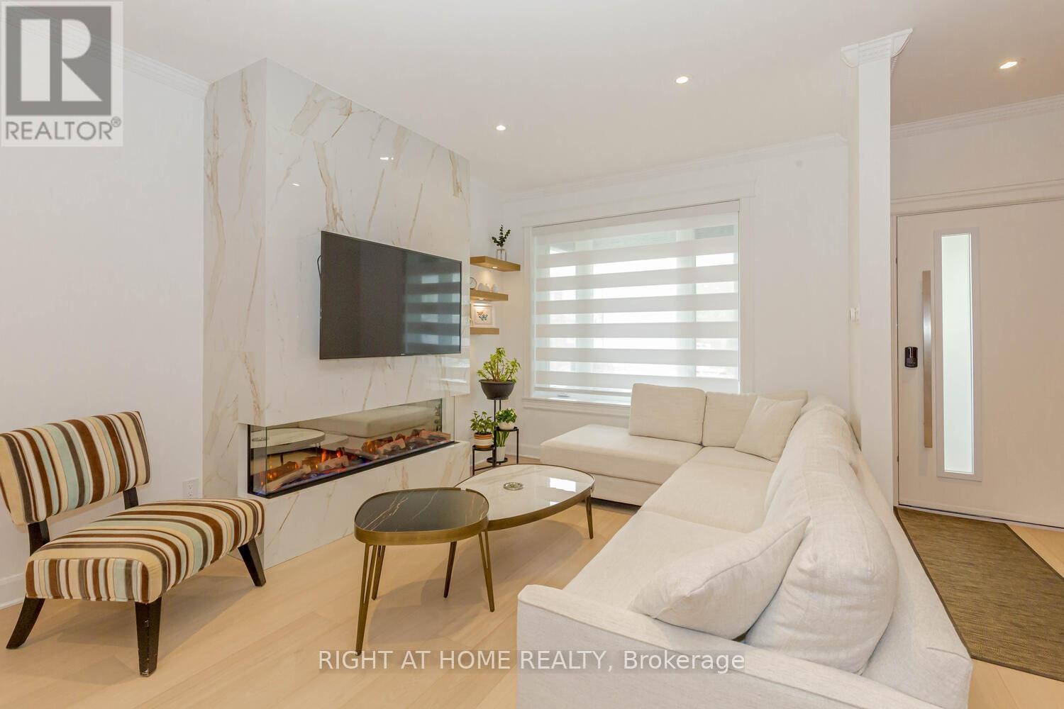 












67 MARIA STREET

,
Toronto (Junction Area),




Ontario
M6P1W1

