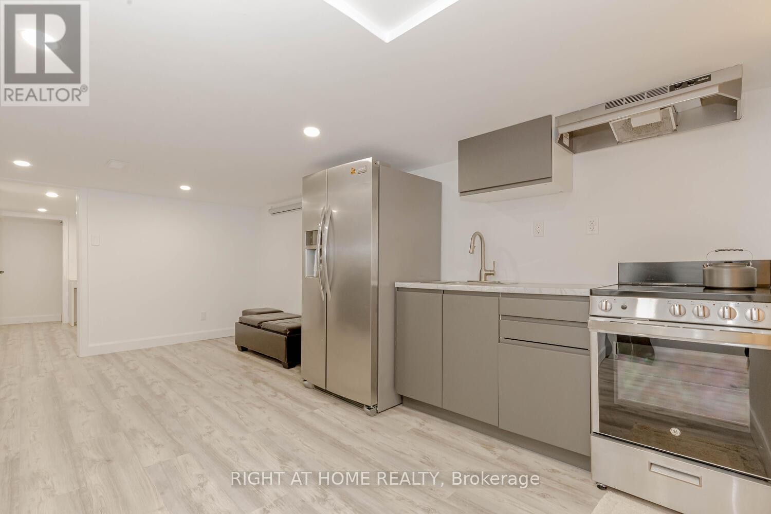 












67 MARIA STREET

,
Toronto (Junction Area),




Ontario
M6P1W1

