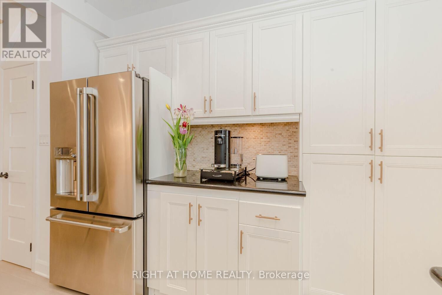 












67 MARIA STREET

,
Toronto (Junction Area),




Ontario
M6P1W1

