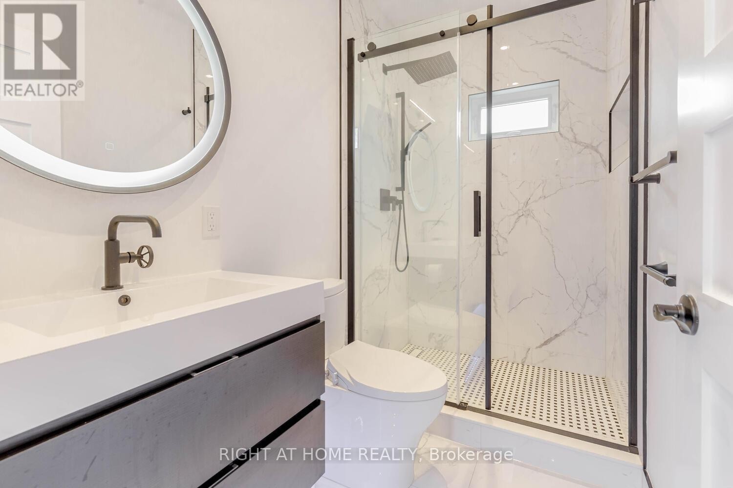 












67 MARIA STREET

,
Toronto (Junction Area),




Ontario
M6P1W1

