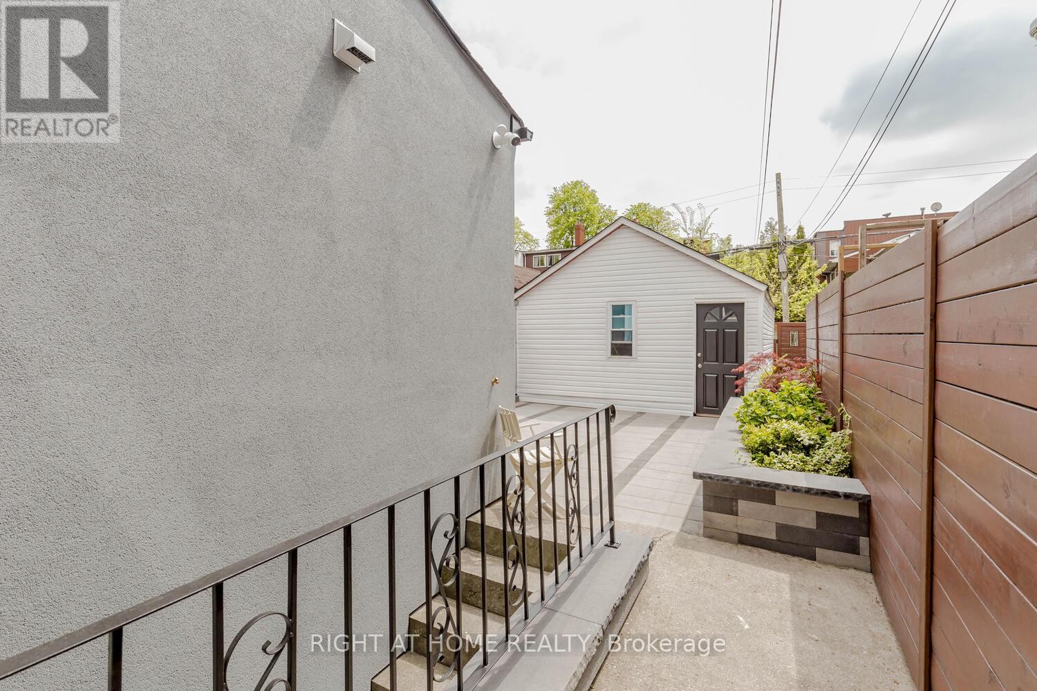 












67 MARIA STREET

,
Toronto (Junction Area),




Ontario
M6P1W1

