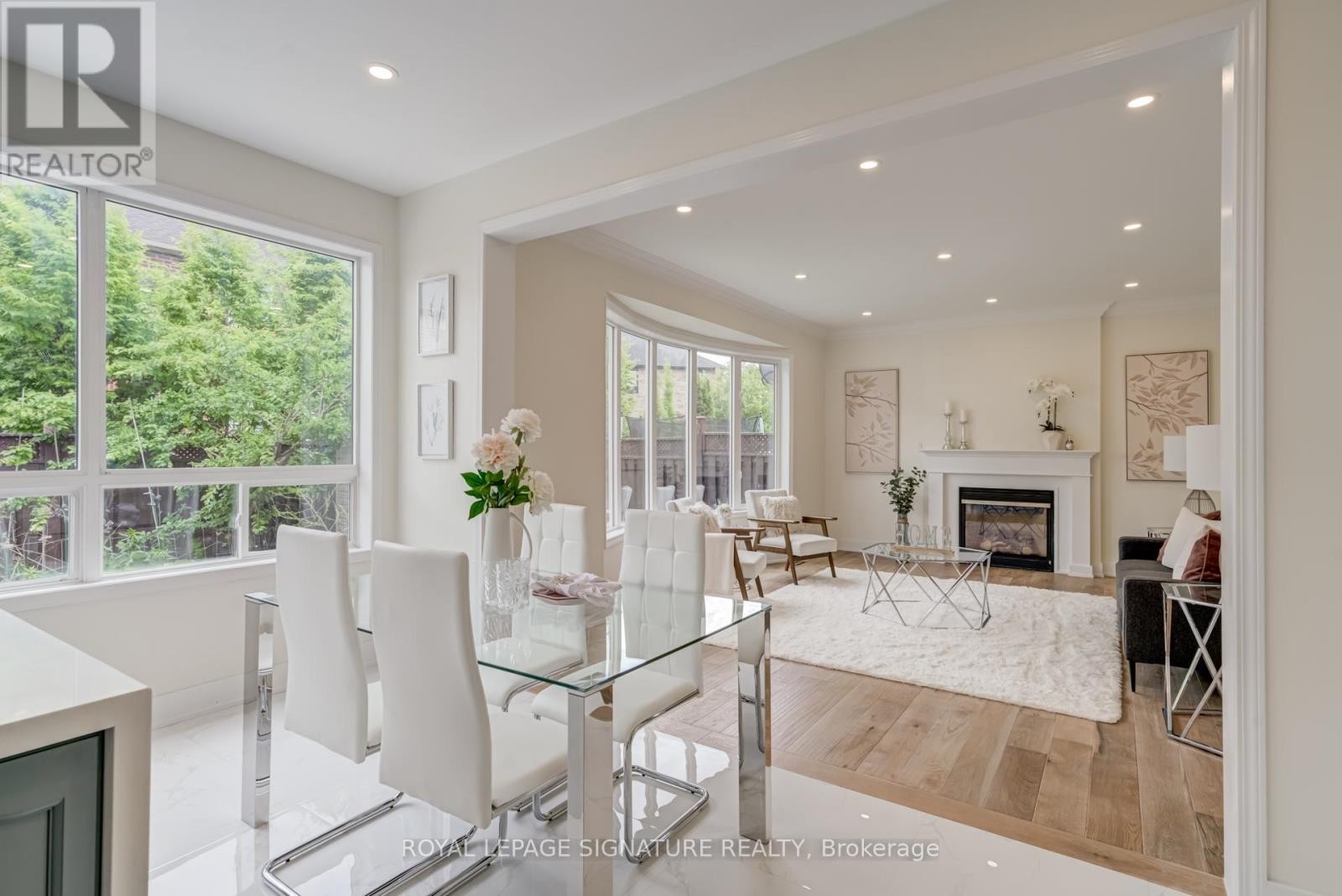 












854 YATES DRIVE

,
Milton (CO Coates),




Ontario
L9T0E5

