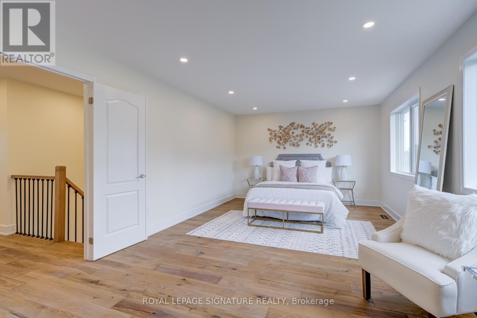 












854 YATES DRIVE

,
Milton (CO Coates),




Ontario
L9T0E5

