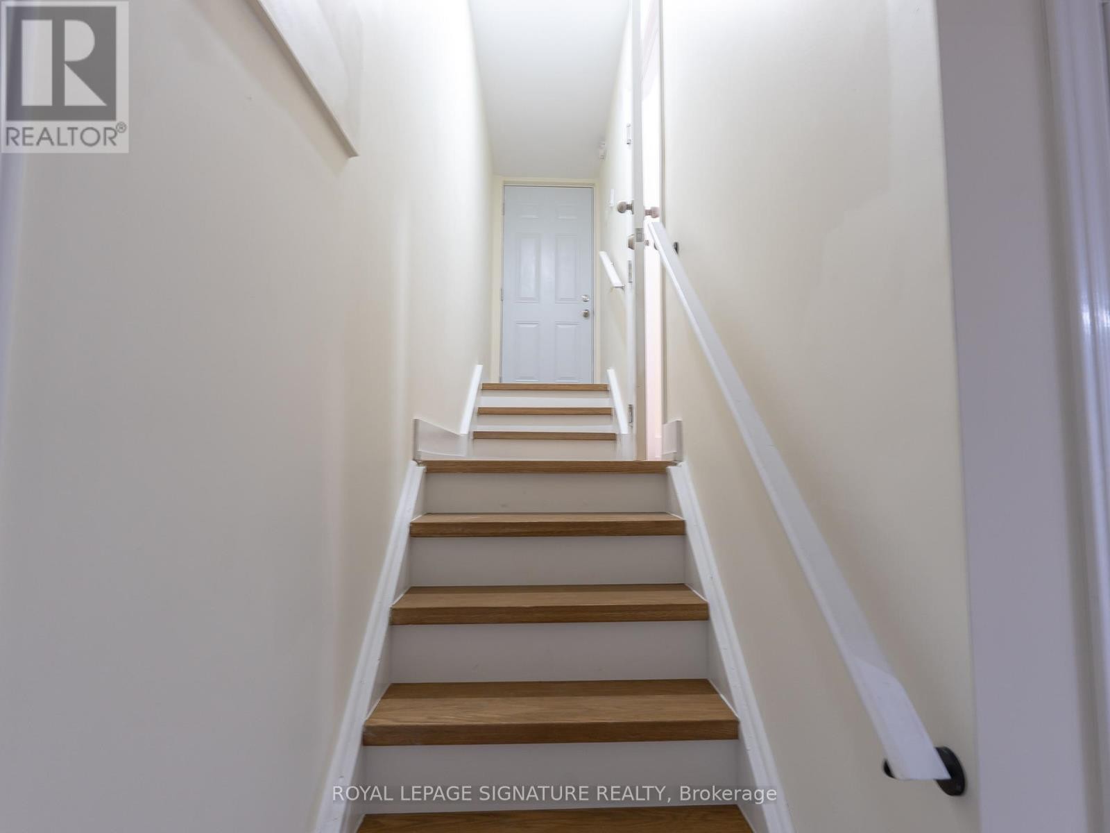 












854 YATES DRIVE

,
Milton (CO Coates),




Ontario
L9T0E5

