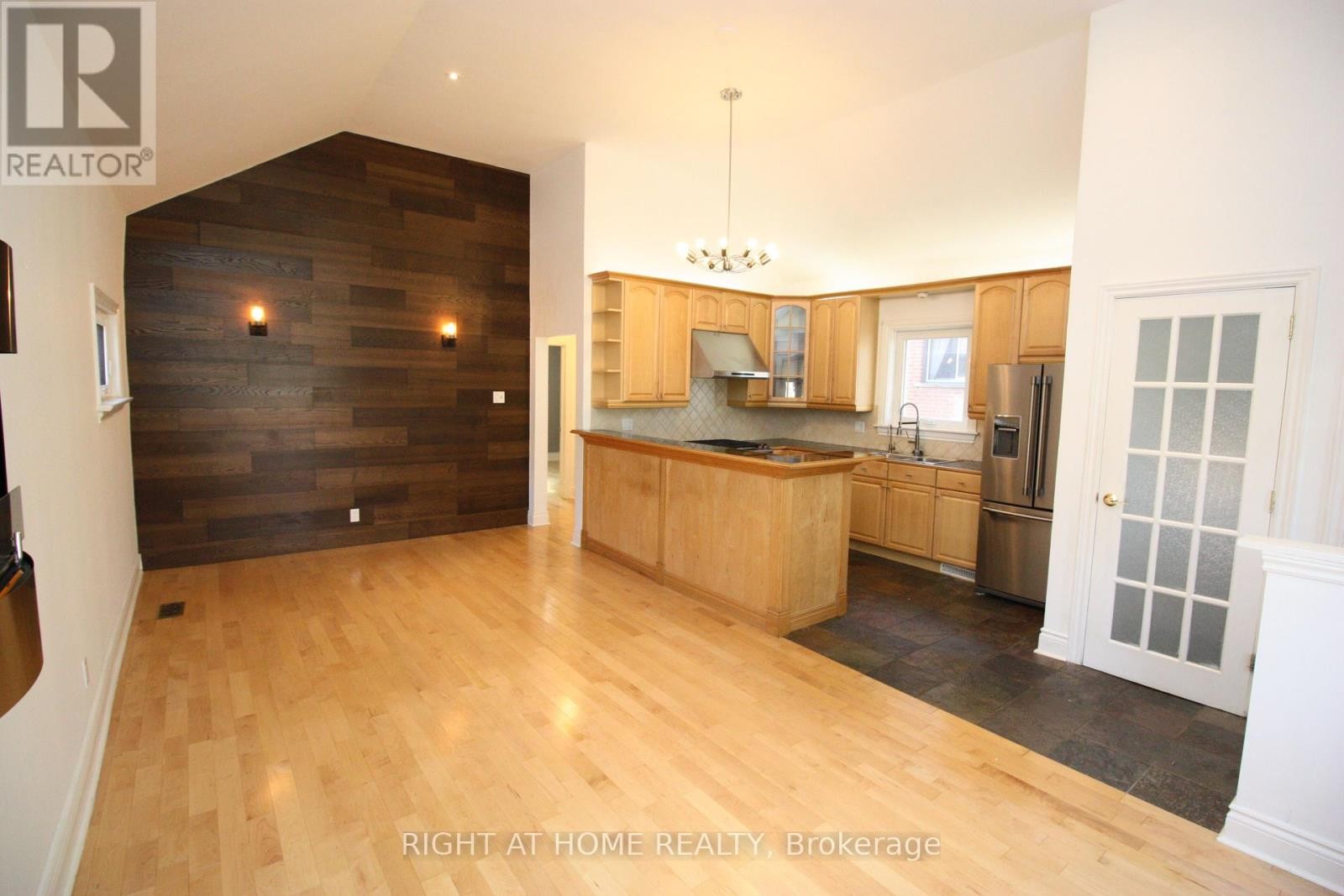 












479 RIMILTON AVENUE

,
Toronto (Alderwood),




Ontario
M8W2H2

