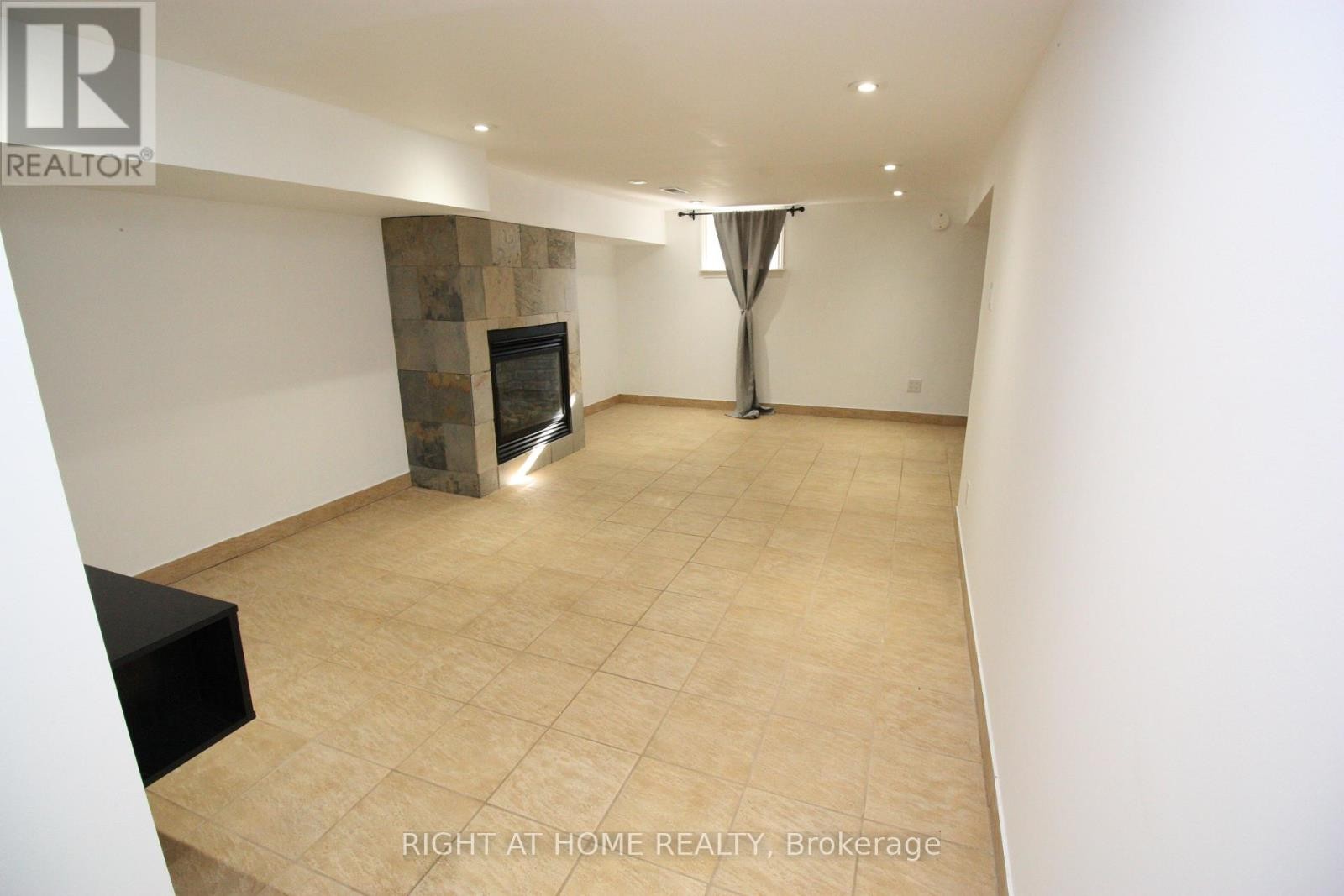 












479 RIMILTON AVENUE

,
Toronto (Alderwood),




Ontario
M8W2H2


