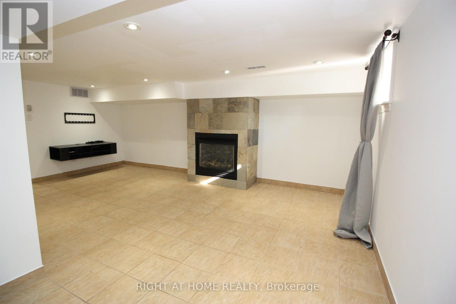 












479 RIMILTON AVENUE

,
Toronto (Alderwood),




Ontario
M8W2H2

