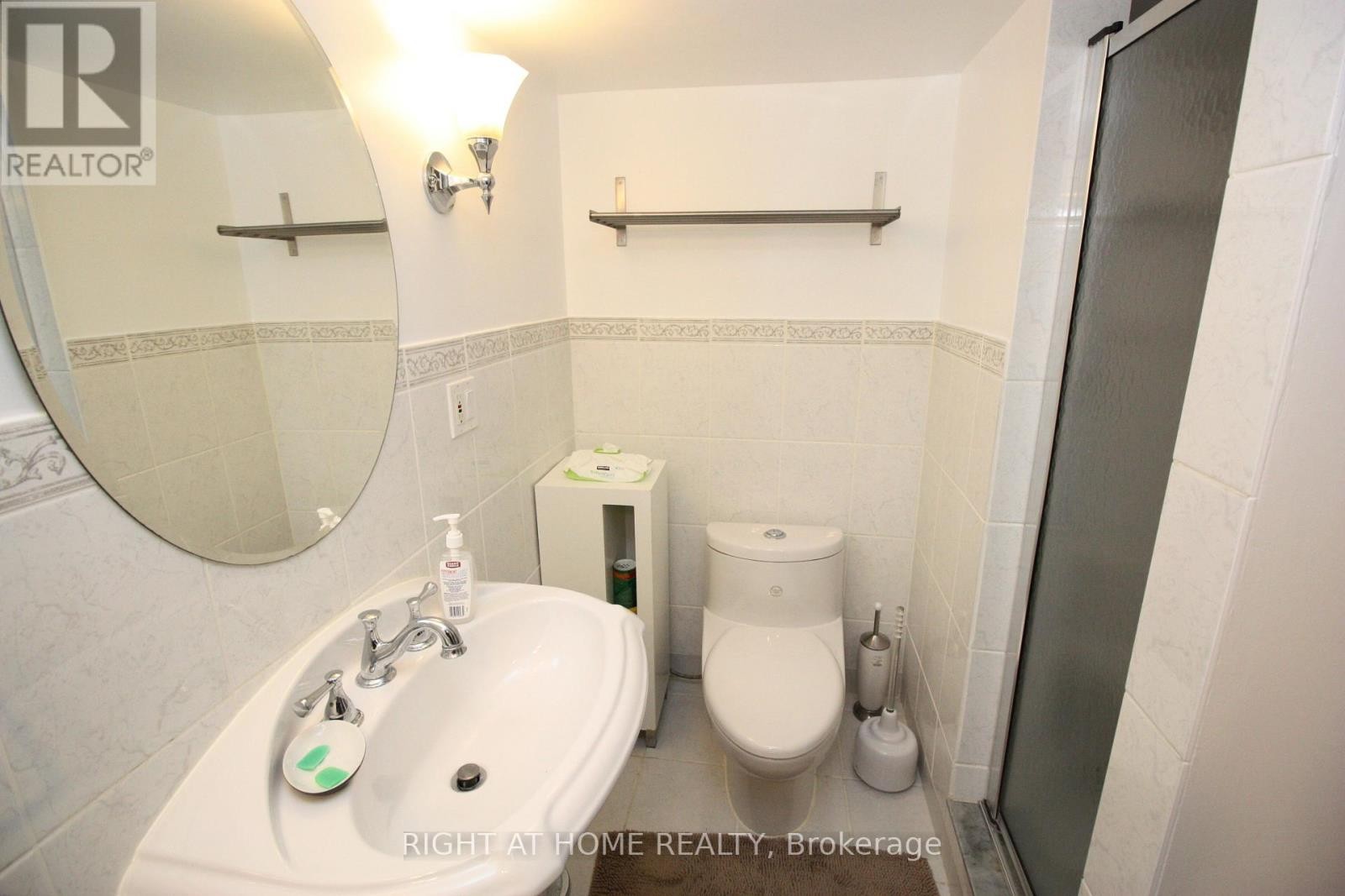 












479 RIMILTON AVENUE

,
Toronto (Alderwood),




Ontario
M8W2H2

