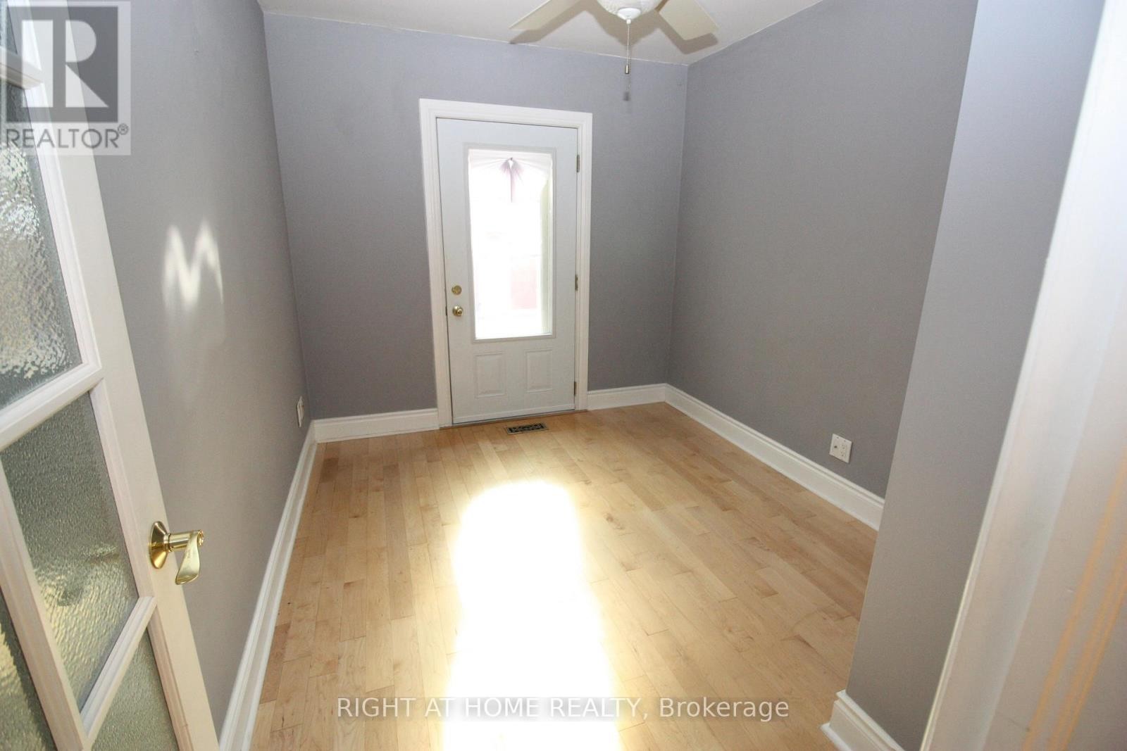 












479 RIMILTON AVENUE

,
Toronto (Alderwood),




Ontario
M8W2H2

